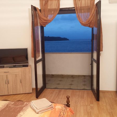 Apartments "Villa Mungos" Sobra エクステリア 写真