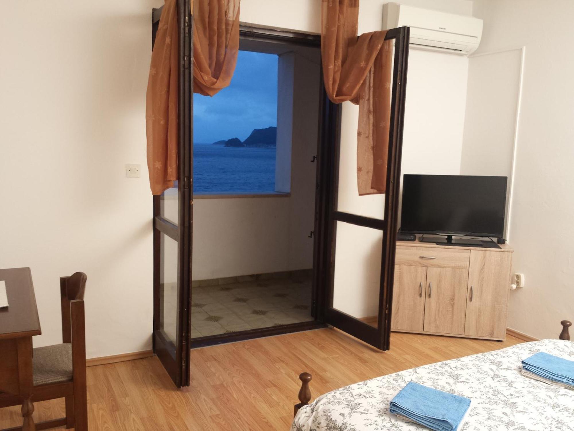 Apartments "Villa Mungos" Sobra エクステリア 写真