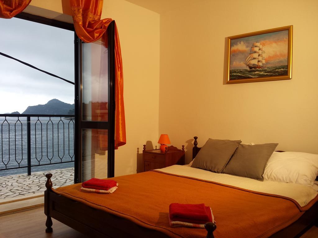 Apartments "Villa Mungos" Sobra エクステリア 写真